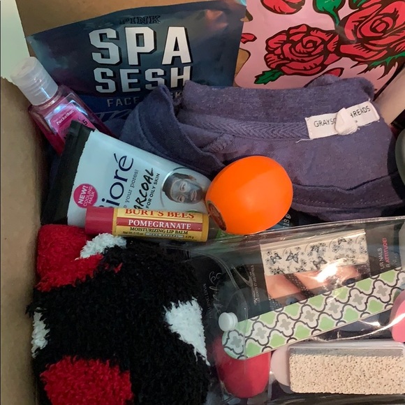 GIRLS NIGHT MYSTERY BOX! - Picture 7 of 8